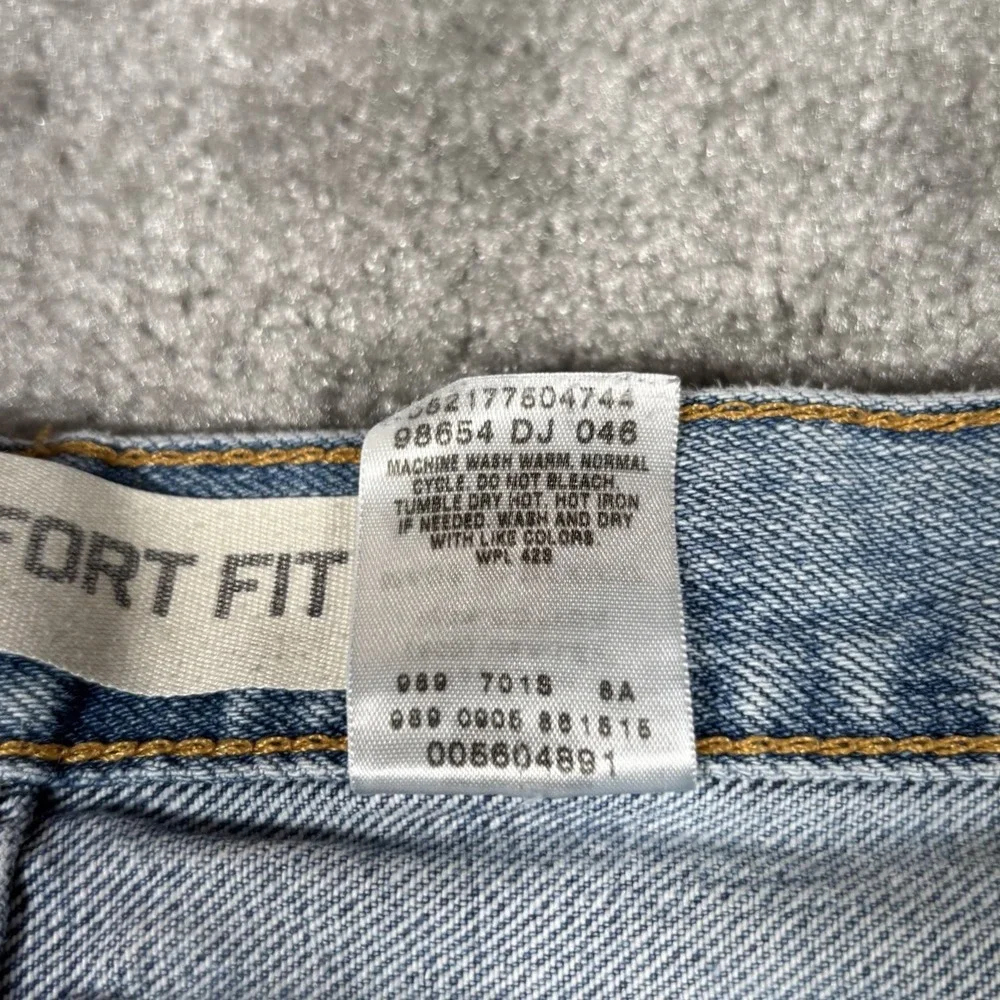 Vintage Levis 560 Jeans Mens 36x32 Comfort Fit Light Wash Blue Denim Cotton Y2K